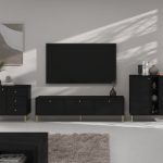 Kompaktowa czarna szafka RTV ze złotymi uchwytami