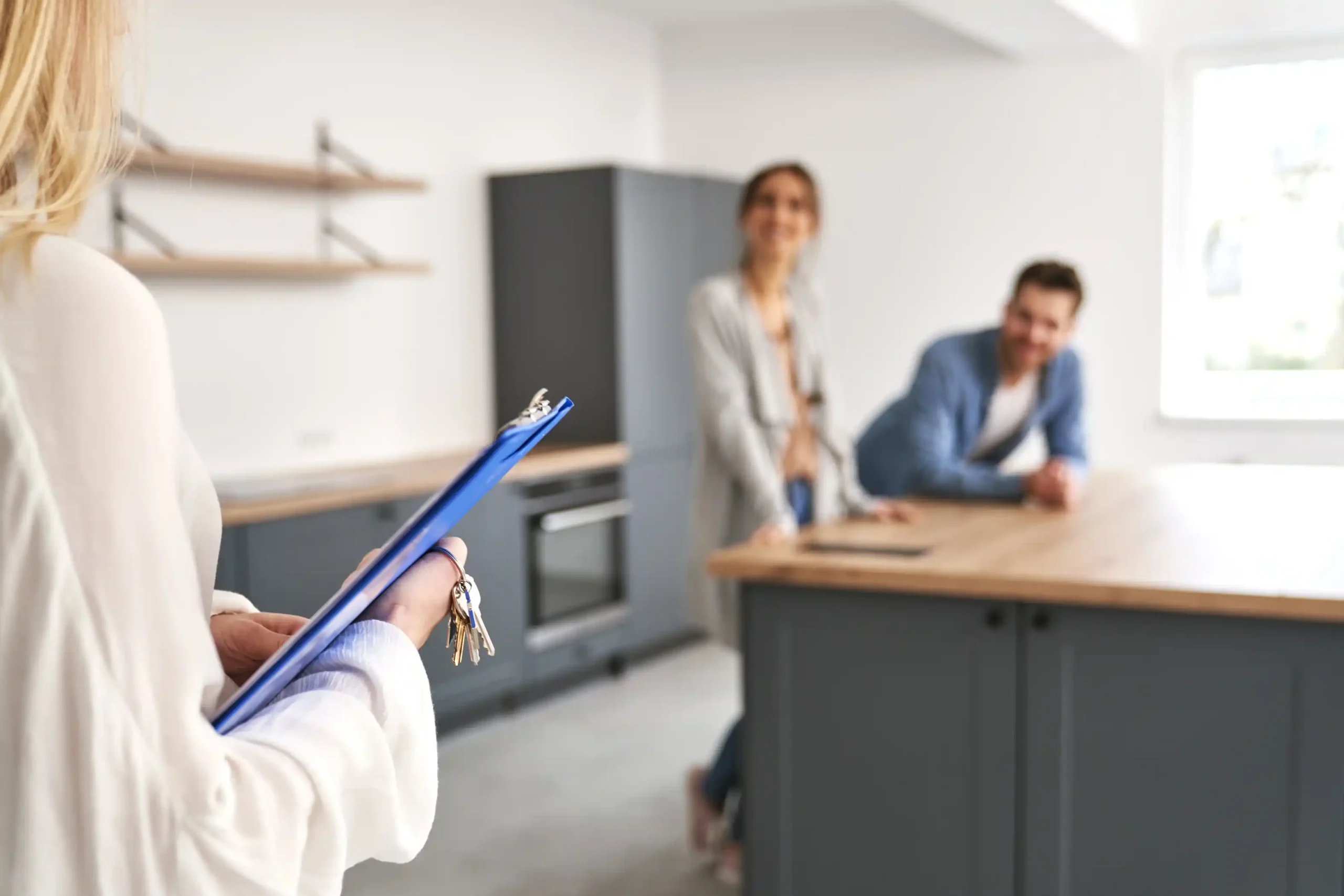 Jak skutecznie aranżować mieszkanie pod wynajem – kluczowe zasady i porady