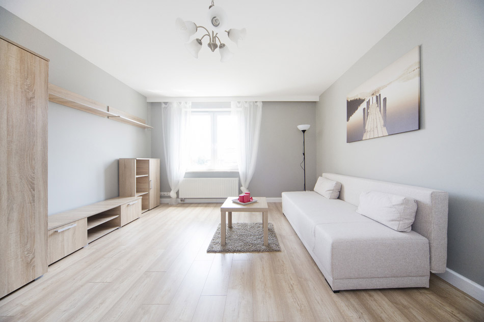 Jakie meble i wyposażenie wybrać do mieszkania pod wynajem?