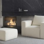 Fotel Lambi z podnóżkiem kremowy boucle