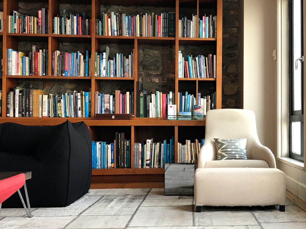 Domowa biblioteczka jak kącik czytelniczy